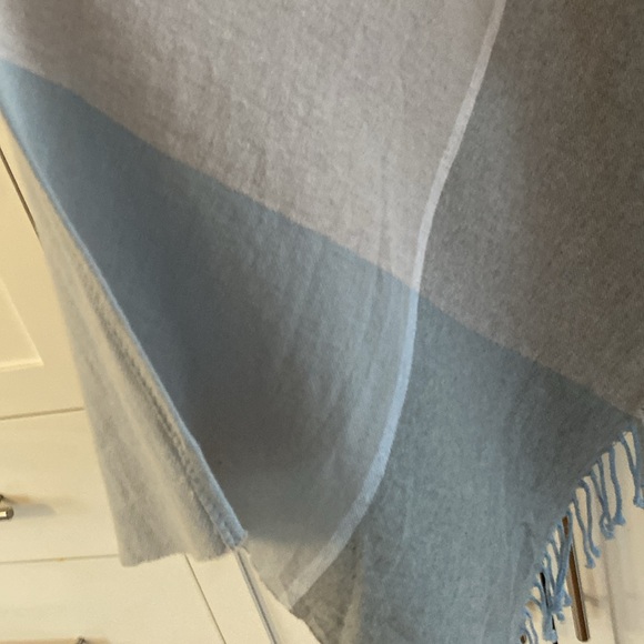 Eileen Fisher Poncho/Wrap - Picture 2 of 6
